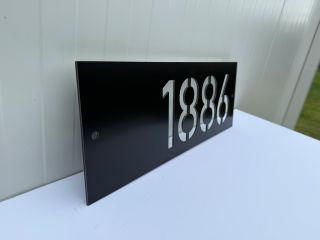 Polepy, neonflex, LED solárne domové čísla a záhradné dekorácie 🏠 #adagency #guruuprint #signmaking #neonflex...